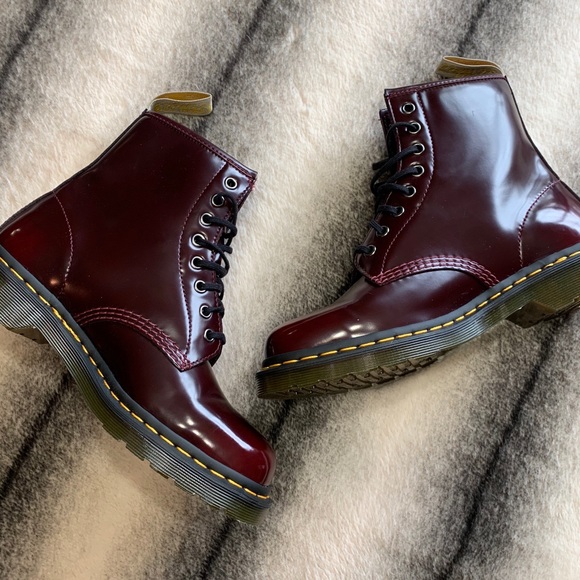 dr martens 1460 vegan cherry